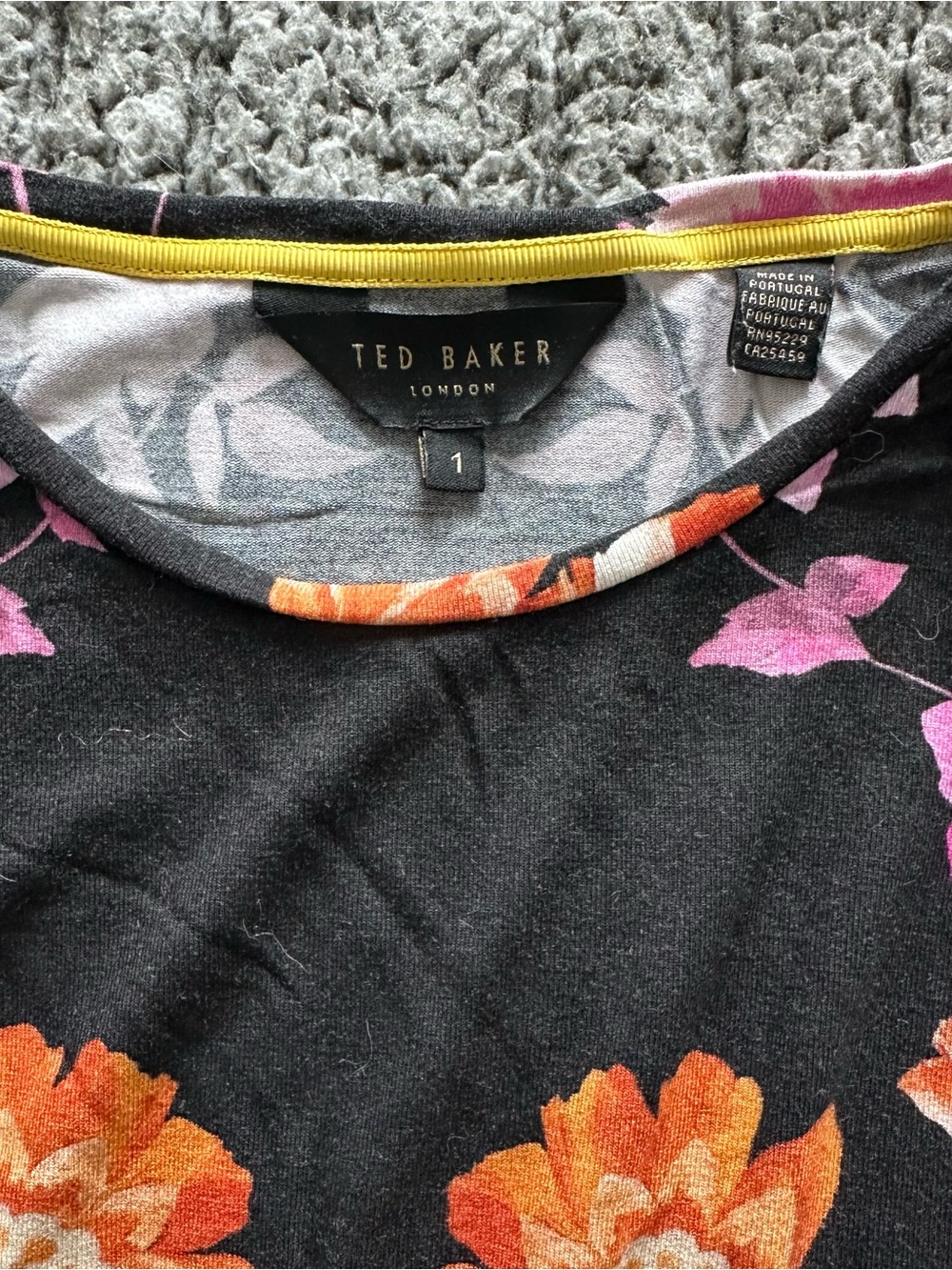 Ted Baker Arbyela Black Floral Short Sleeve Top, Small, Size 1 - Picture 3 of 6